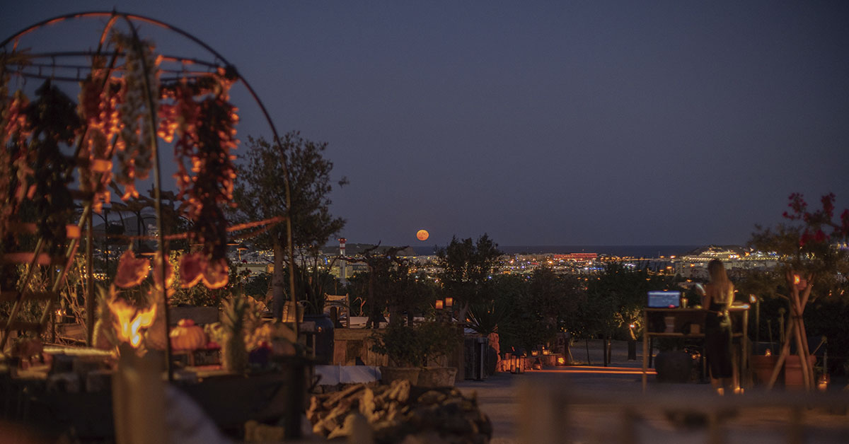 terraza casa maca con vistas a Ibiza